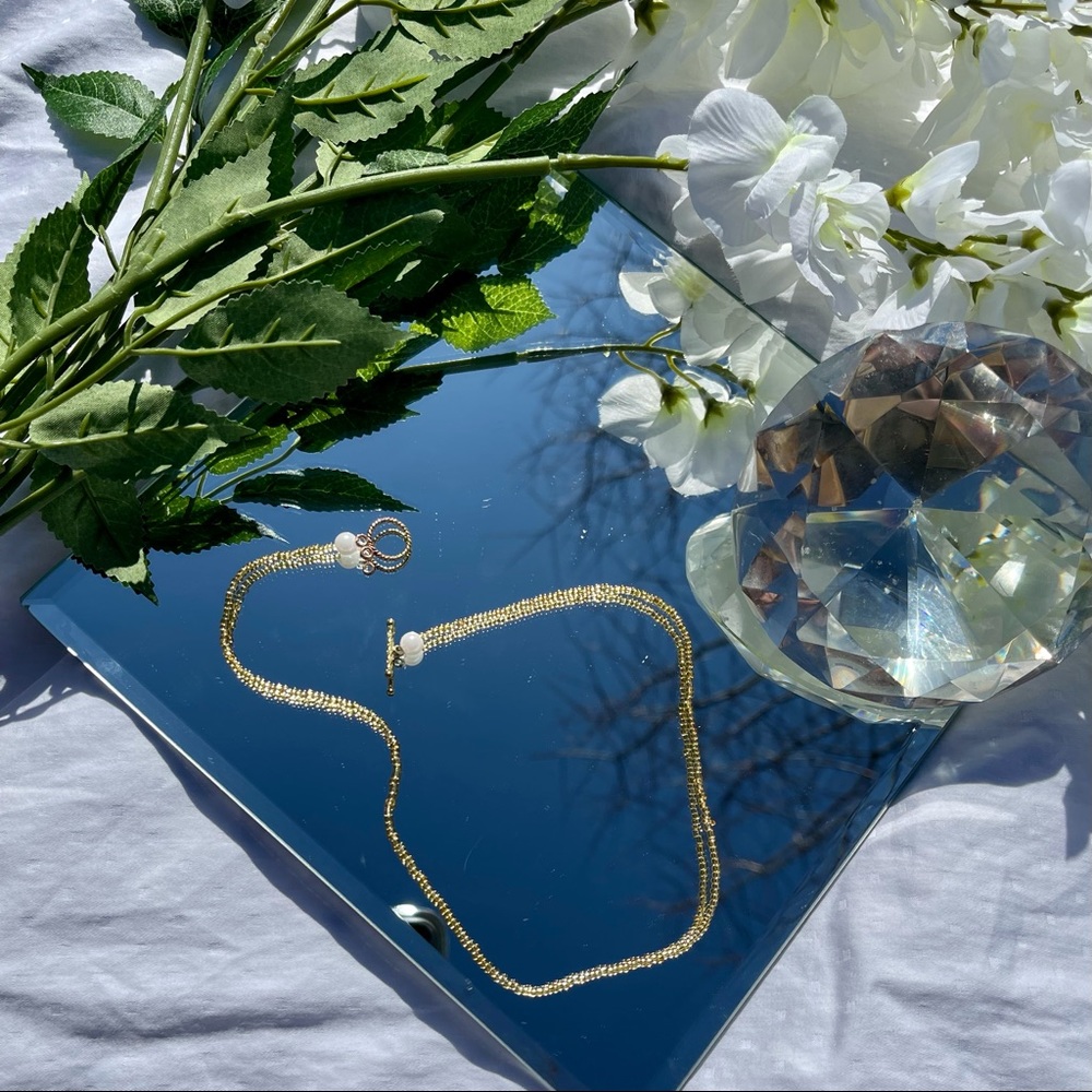 Thin Gold & Pearl Necklace!